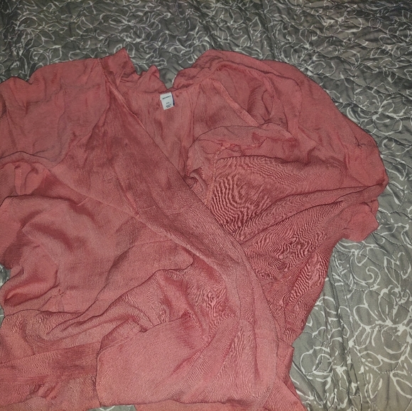 Ruffle tie-belt crinkled texture wrapped top - Picture 2 of 3